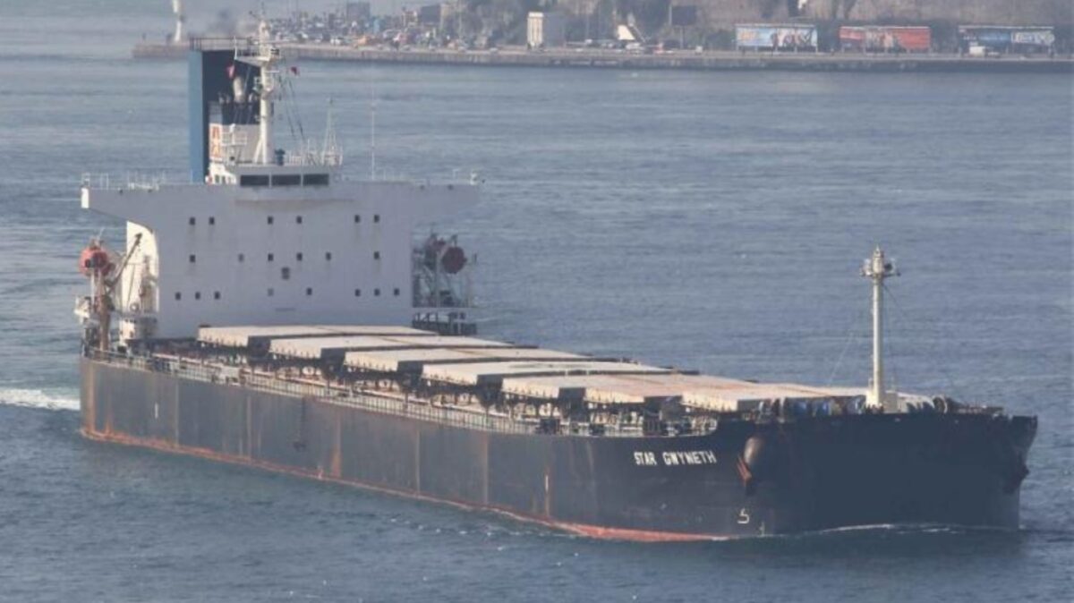 Ελληνόκτητο ένα από τα τρία πλοία που χτυπήθηκε στα Στενά του Ορμούζ