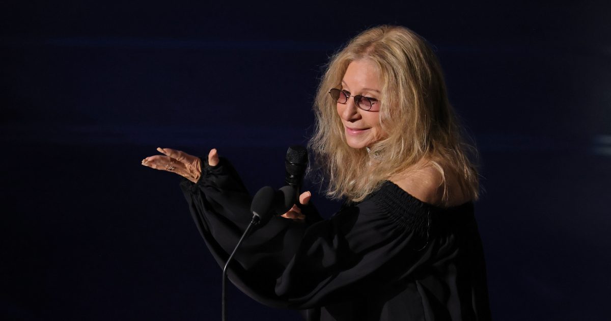 Όσκαρ 2026: Η Barbra Streisand «έσπασε» το προσωπικό της βέτο και τραγούδησε live μετά από πολλά χρόνια προς τιμήν του Robert Redford
