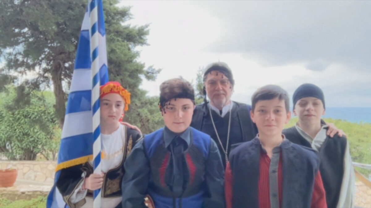 Στη Γαύδο το 1ο Δημοτικό σχολείο Βούλας για τον εορτασμό της 25ης Μαρτίου σε «αποστολή εκπροσώπησης ενός νησιού χωρίς μαθητές»