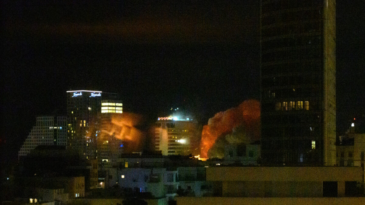 Νεκρή από ιρανικό βαλλιστικό πύραυλο μια γυναίκα στο Τελ Αβίβ, 20 ελαφρά τραυματίες