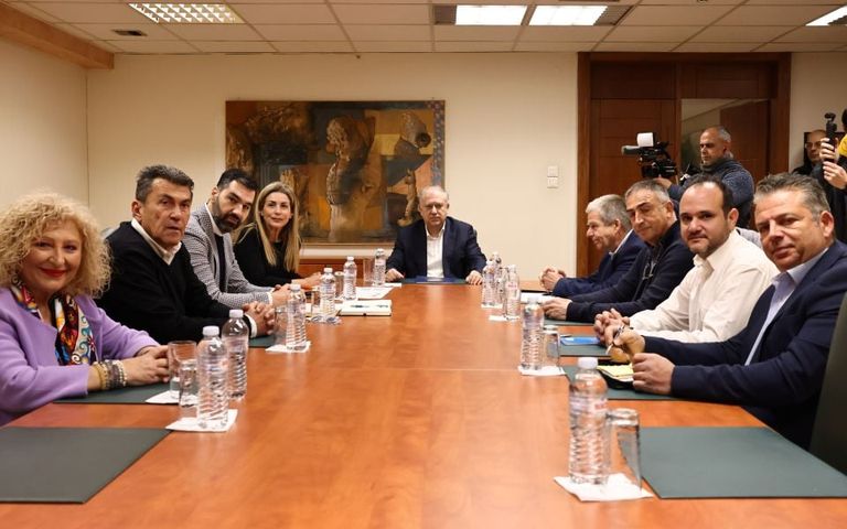 Συμφωνία Θεοδωρικάκου με βενζινοπώλες – Απομακρύνονται οι κινητοποιήσεις