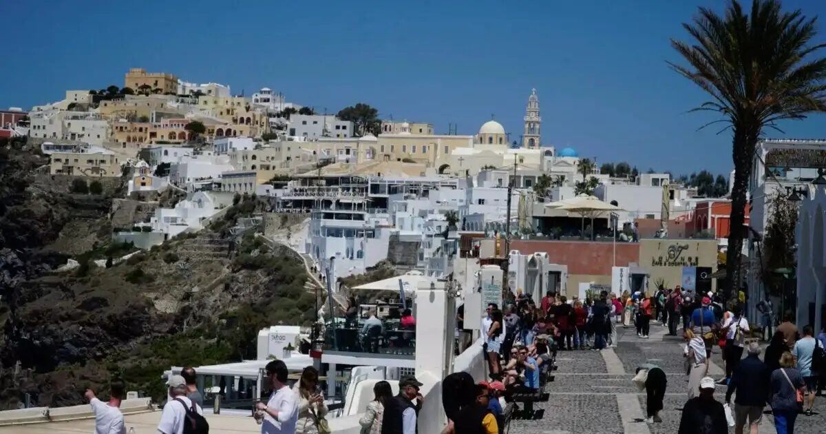 Τουρισμός: Πώς θα επηρεαστεί από τον πόλεμο στη Μέση Ανατολή – Πώς διαχειρίζεται τον κίνδυνο η Ελλάδα