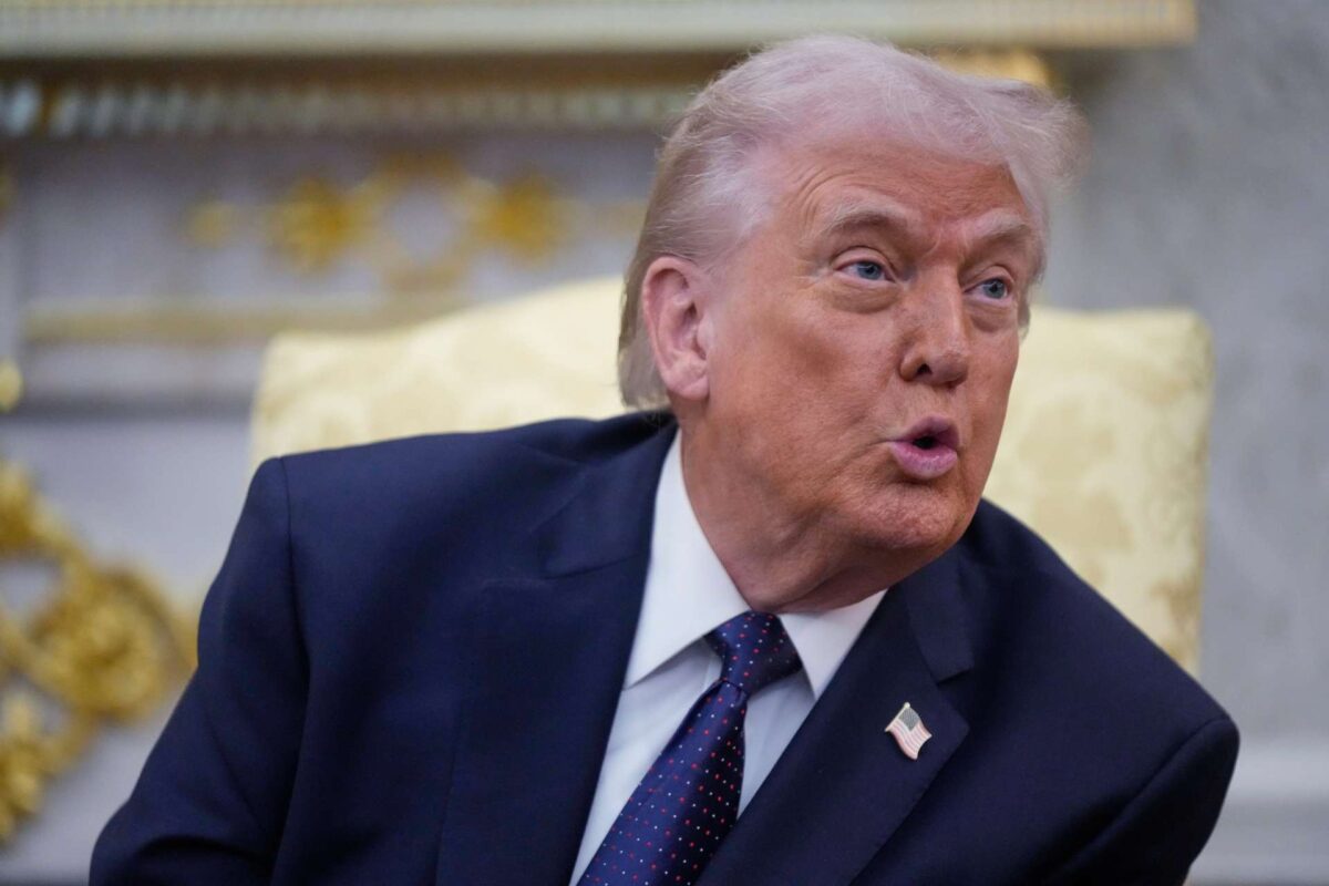 Τραμπ: Καμία συμφωνία με το Ιράν, εκτός αν παραδοθούν άνευ όρων