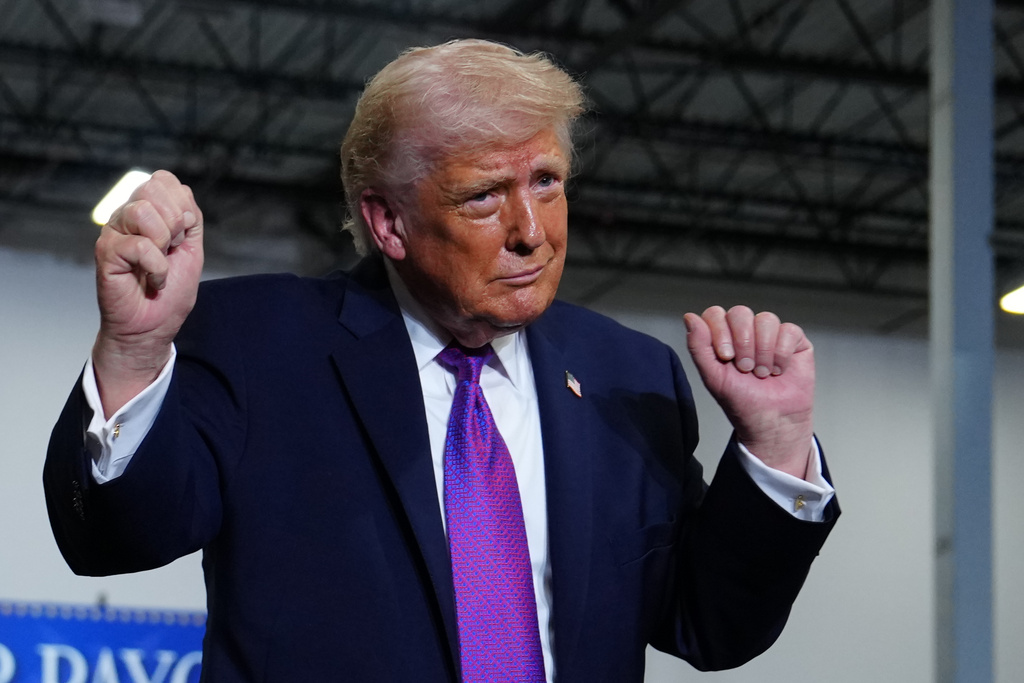 Οι εσωτερικές ισορροπίες του Τραμπ: Διαμάχη στον Λευκό Οίκο για τη συνέχιση ή όχι του πολέμου