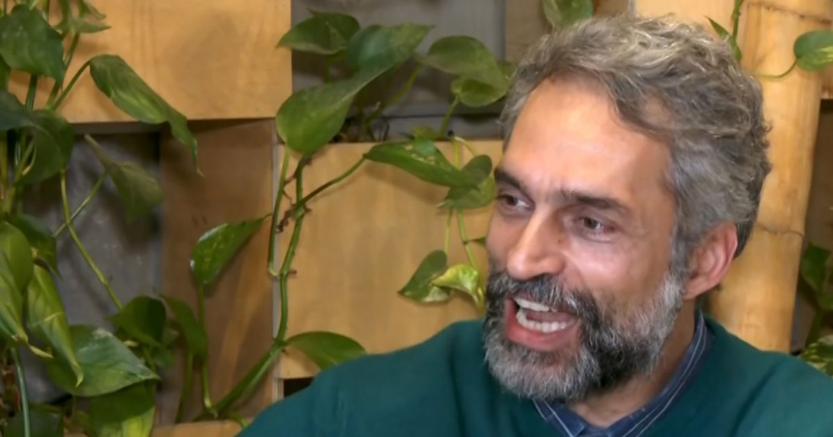 Βαγγέλης Παπαδάκης: «Περπατάω στον δρόμο και ξαφνικά μου λένε… Εσείς είστε αυτός ο κακιασμένος;»