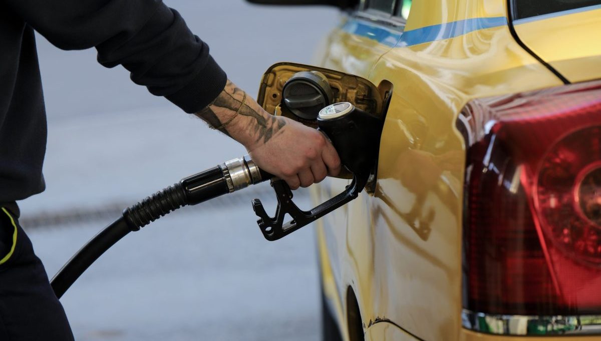 Ανησυχία για «ράλι» ανατιμήσεων σε καύσιμα και ρεύμα – Οι εκτιμήσεις για τις επόμενες ημέρες