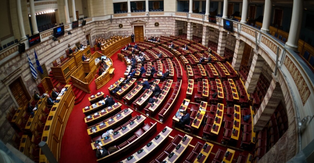 Στην Βουλή οι συμβάσεις Ελλάδας – Chevron για τους υδρογονάνθρακες, το ΠΑΣΟΚ καταψηφίζει τις έρευνες νότια της Κρήτης