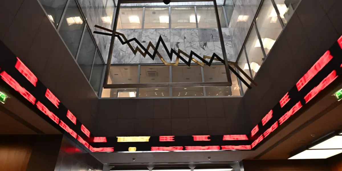 Χρηματιστήριο Αθηνών: Ισχυρή διόρθωση μετά το ράλι – Πιέσεις στις τράπεζες, αντοχές στην ενέργεια