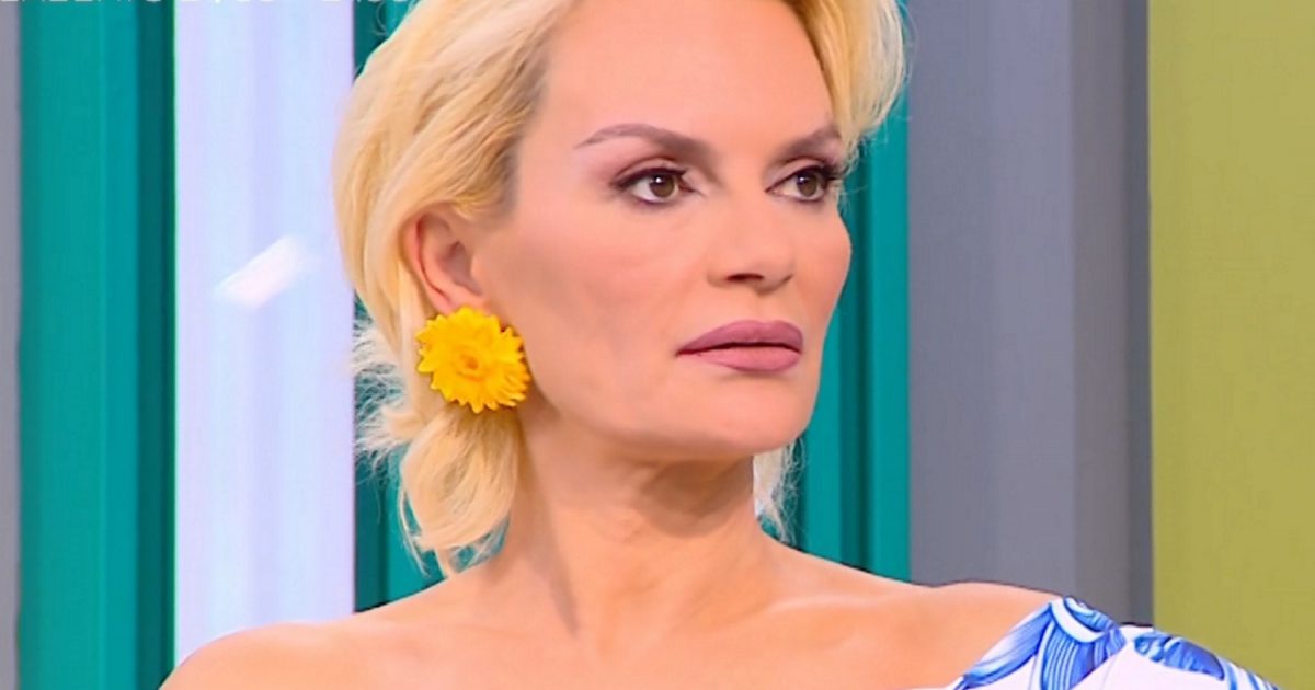 Η Χριστοπούλου εξομολογείται: «Είμαι πολύ δύσκολα αυτή την περίοδο, έχω πολλές πληγές μέσα μου»