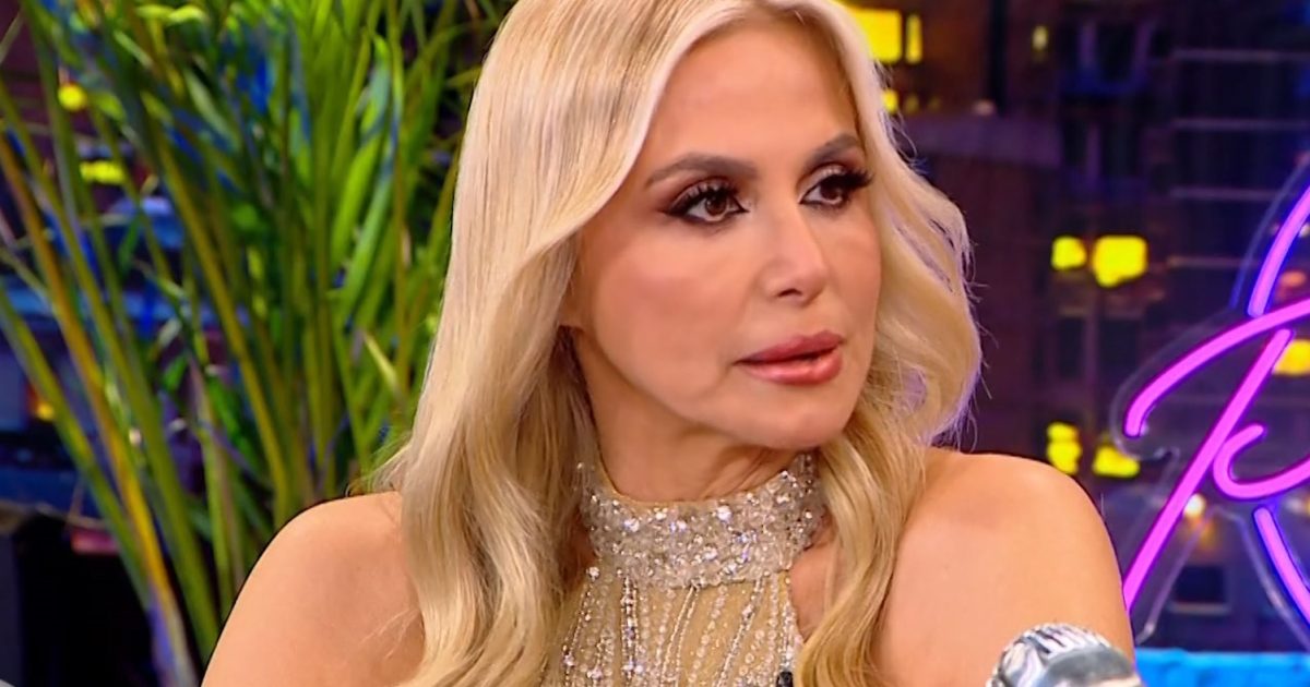 Ζωή Κρονάκη: «Δεν μου αρέσει καθόλου το τσουβάλιασμα – Δουλεύουμε με το ίδιο πάθος και την ίδια ένταση όπως ακριβώς θα δούλευα σε ένα ιδιωτικό κανάλι»