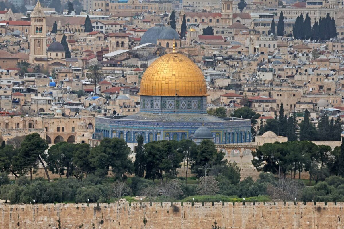 Ισραήλ: Ανοίγουν σήμερα Μεγάλη Πέμπτη οι Άγιοι Τόποι – Στα Ιεροσόλυμα το M. Σάββατο η ελληνική αποστολή για το Άγιος Φως