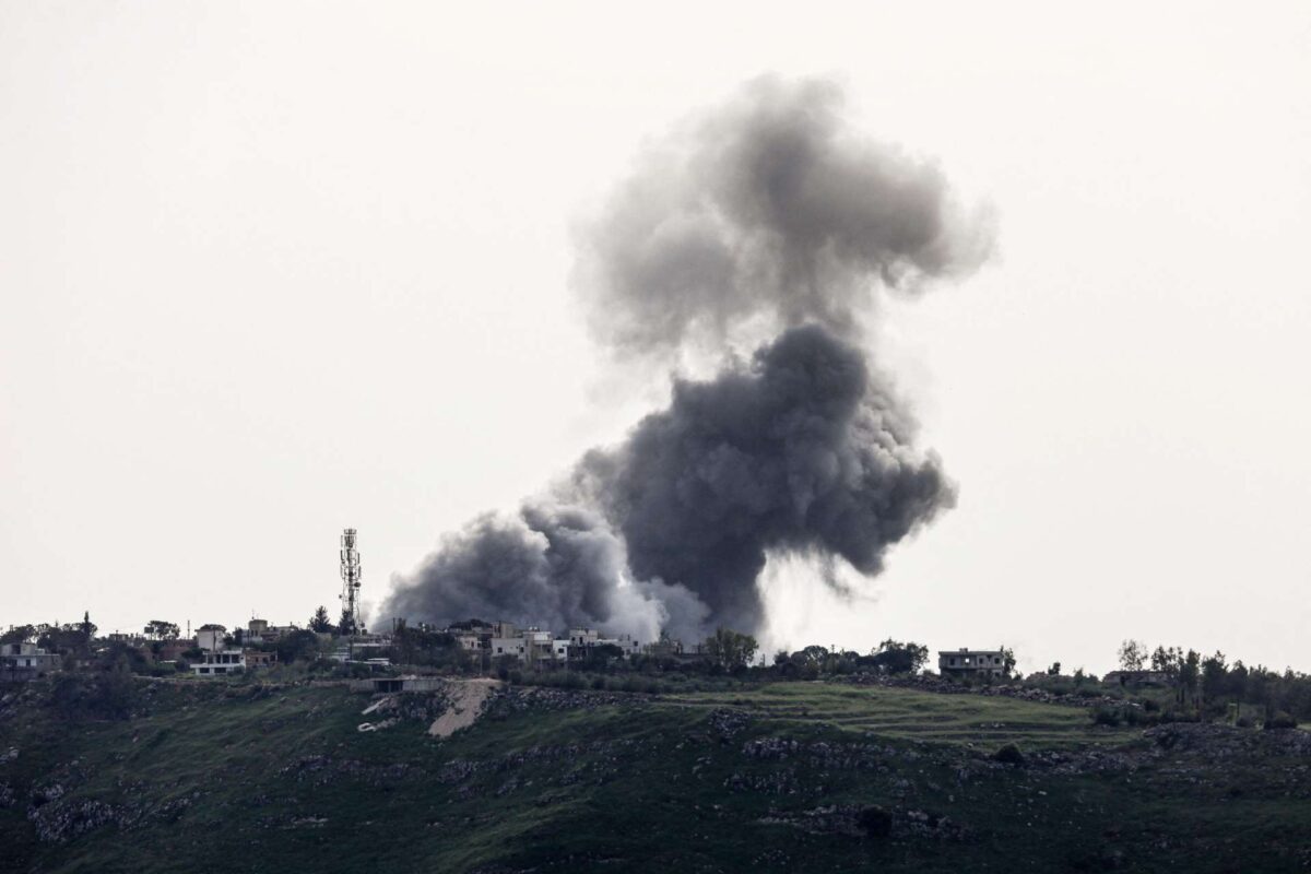 Μετά από σχεδόν δύο μήνες πολέμου στο Ιράν, η οικονομική πίεση στις αναδυόμενες αγορές κλιμακώνεται