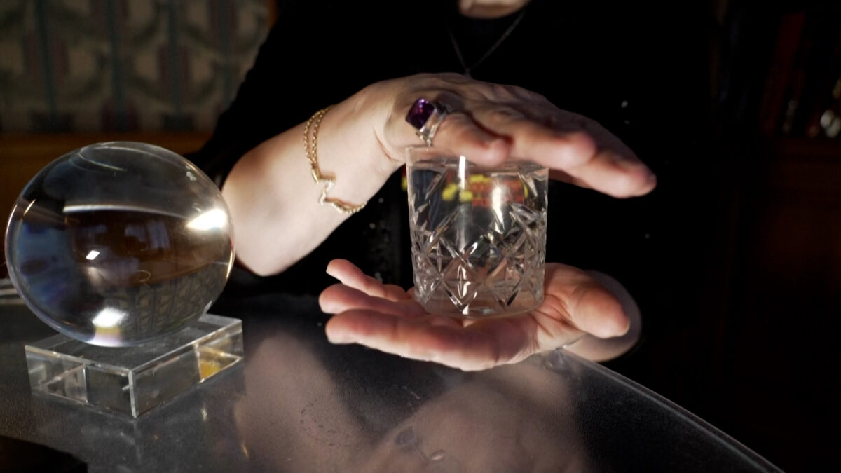 Ρωσία: Πόλεμος, ακρίβεια και αβεβαιότητα στρέφουν πολίτες στον μυστικισμό