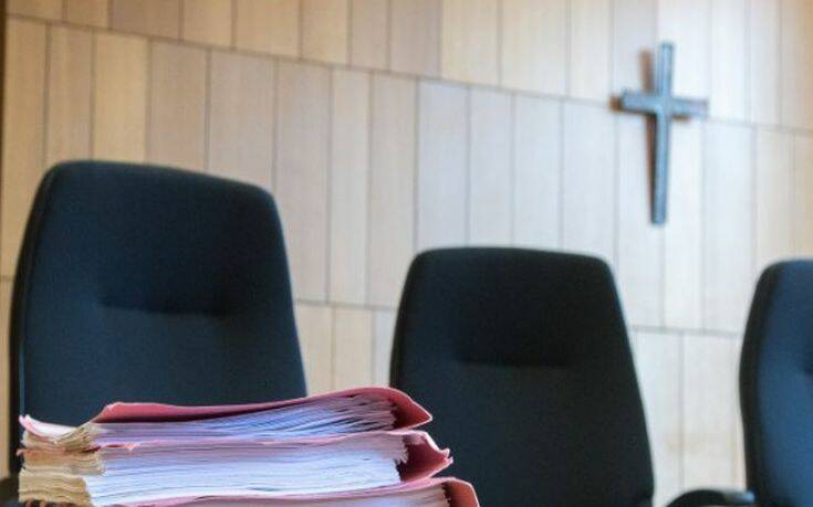 Ο Σταυρός, τα Δικαστήρια και η Συνταγματική Ταυτότητα της Ελλάδας