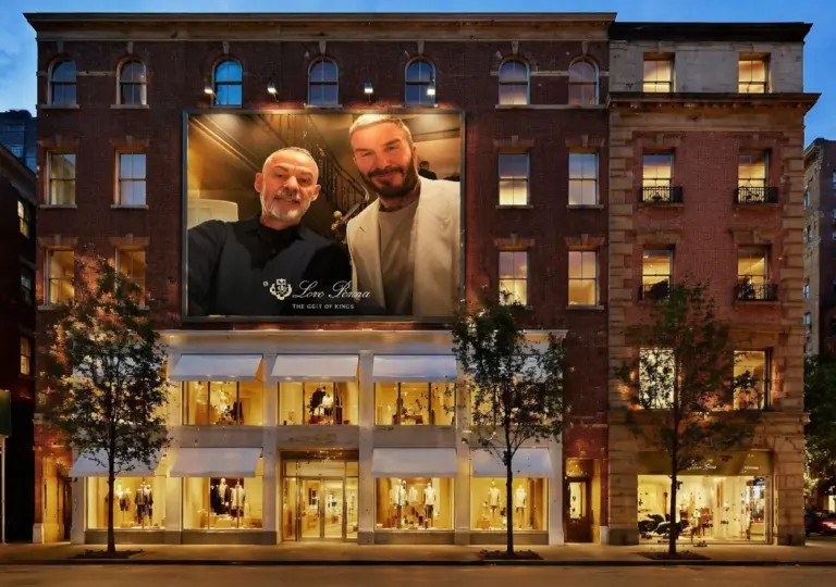 Οταν ο Χρήστος Καινούριος πρότεινε ενδυματολογικούς συνδυασμούς σε έναν …ασήμαντο τουρίστα