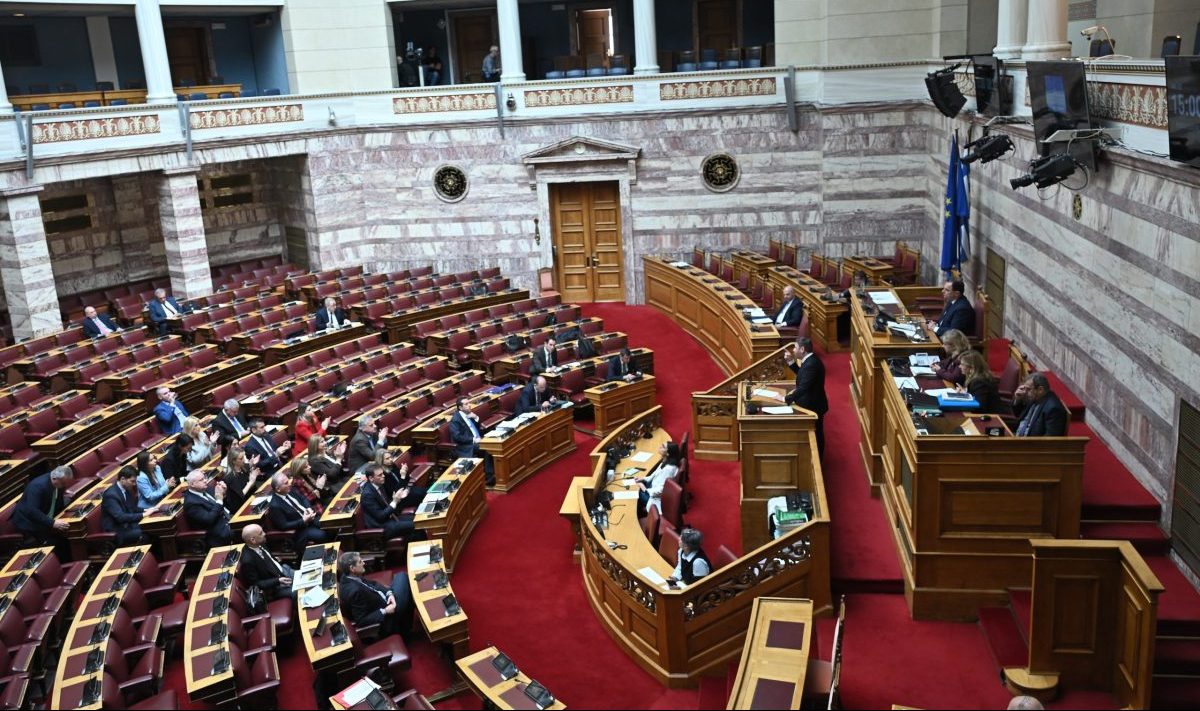 ΟΠΕΚΕΠΕ: Σήμερα οι δικογραφίες στη Βουλή – Χιλιάδες απομαγνητοφωνημένες συνομιλίες στο μικροσκόπιο – Ενδείξεις για ηθική αυτουργία σε παράβαση καθήκοντος