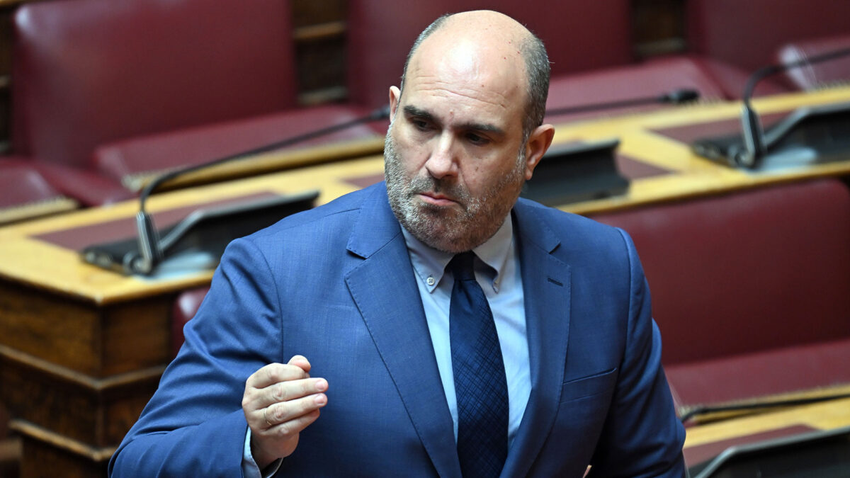 Έπεσε απο τα σύννεφα ο κοινοβουλευτικός εκπρόσωπος της ΝΔ