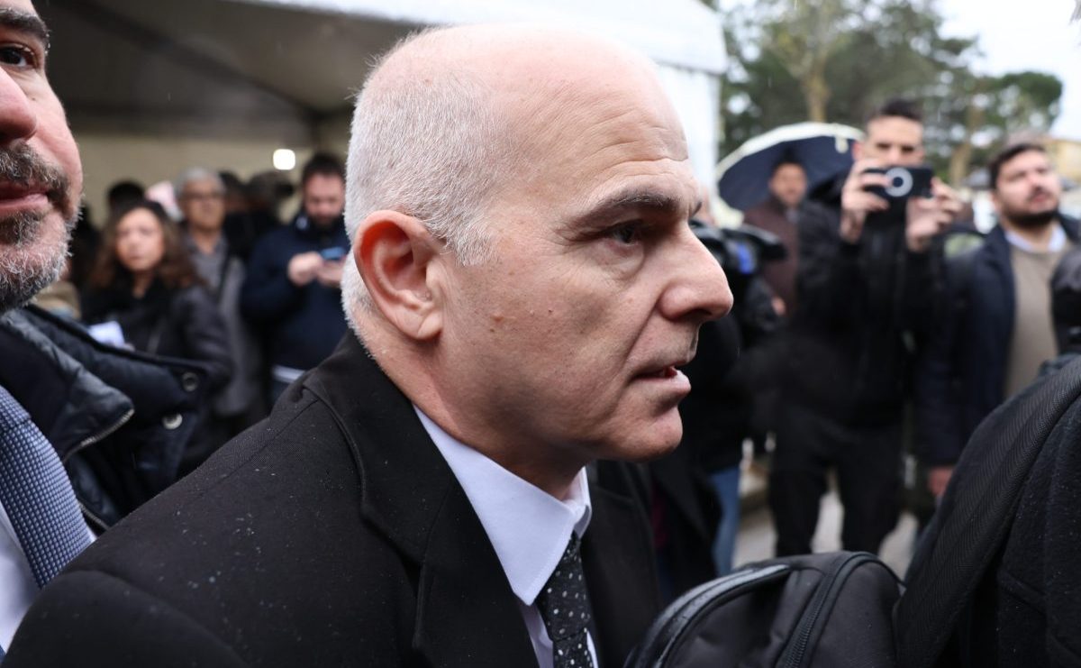 Ψαρόπουλος: «Πρέπει να διευρυνθεί ο χώρος της δίκης για τα Τέμπη, 500 άτομα το ελάχιστο εντός»