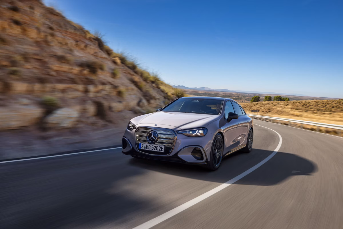 Η Mercedes αλλάζει τη «συνταγή»: Η C-Class του μέλλοντος έφθασε και είναι ηλεκτρική