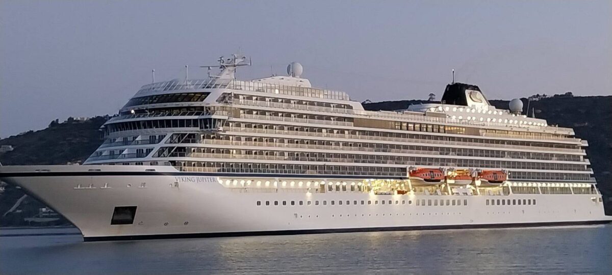 Χανιά: Πασχαλινή άφιξη του κρουαζιερόπλοιου Viking Jupiter στο λιμάνι της Σούδας