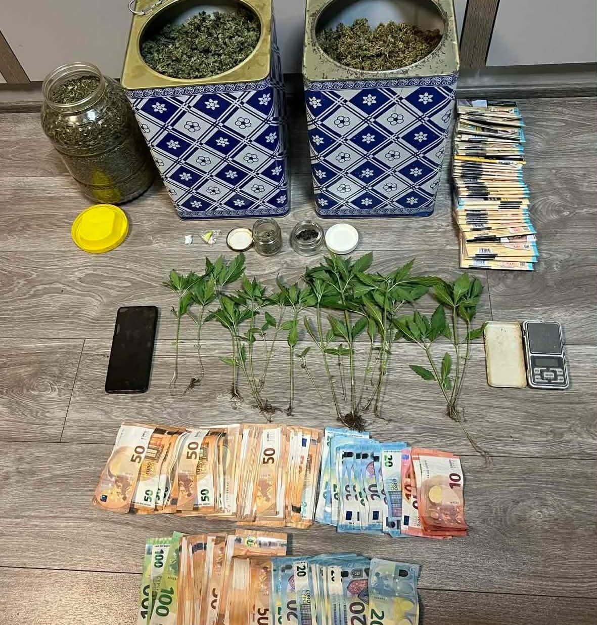 Ιωάννινα: Συνελήφθησαν τέσσερα άτομα για καλλιέργεια και διακίνηση ναρκωτικών