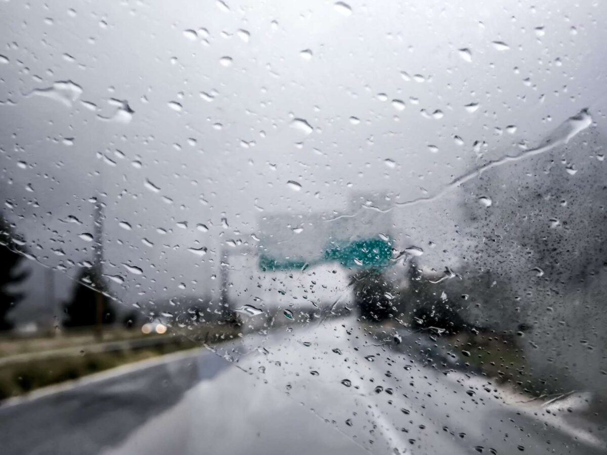 Καιρός: Σε εξέλιξη η κακοκαιρία “Erminio” – Ποιες περιοχές βρίσκονται σε κόκκινο συναγερμό