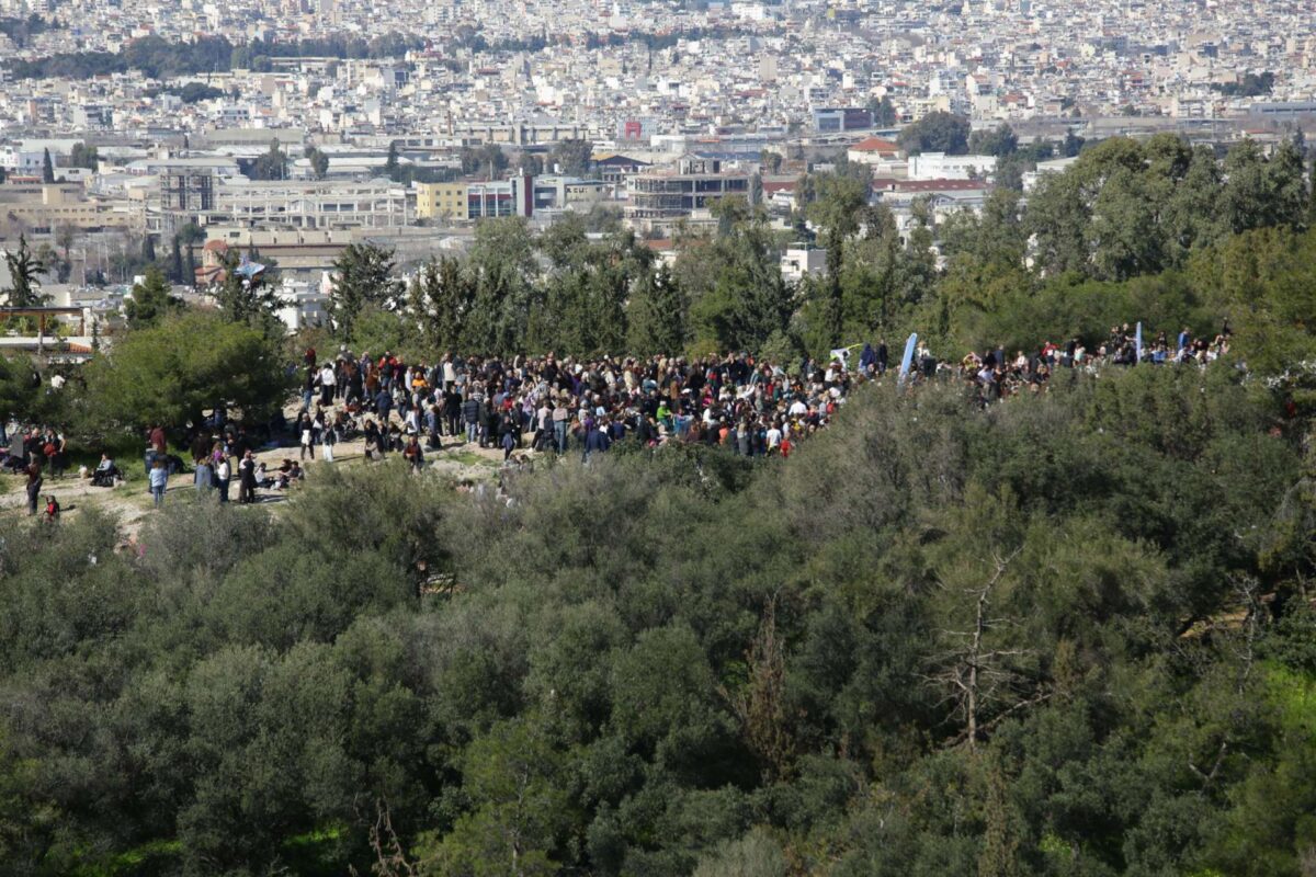 Συμπλοκή στου Φιλοπάππου – Δύο τραυματίες στο κεφάλι από ρόπαλο
