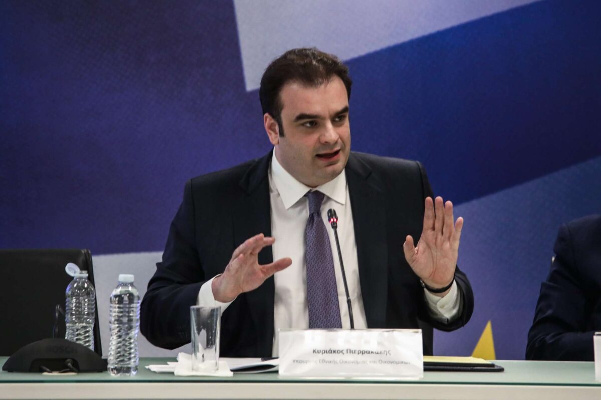 Πιερρακάκης: Το πλεόνασμα θα είναι πάνω από τον στόχο – Ο επιπλέον δημοσιονομικός χώρος θα επιστρέψει στους πολίτες