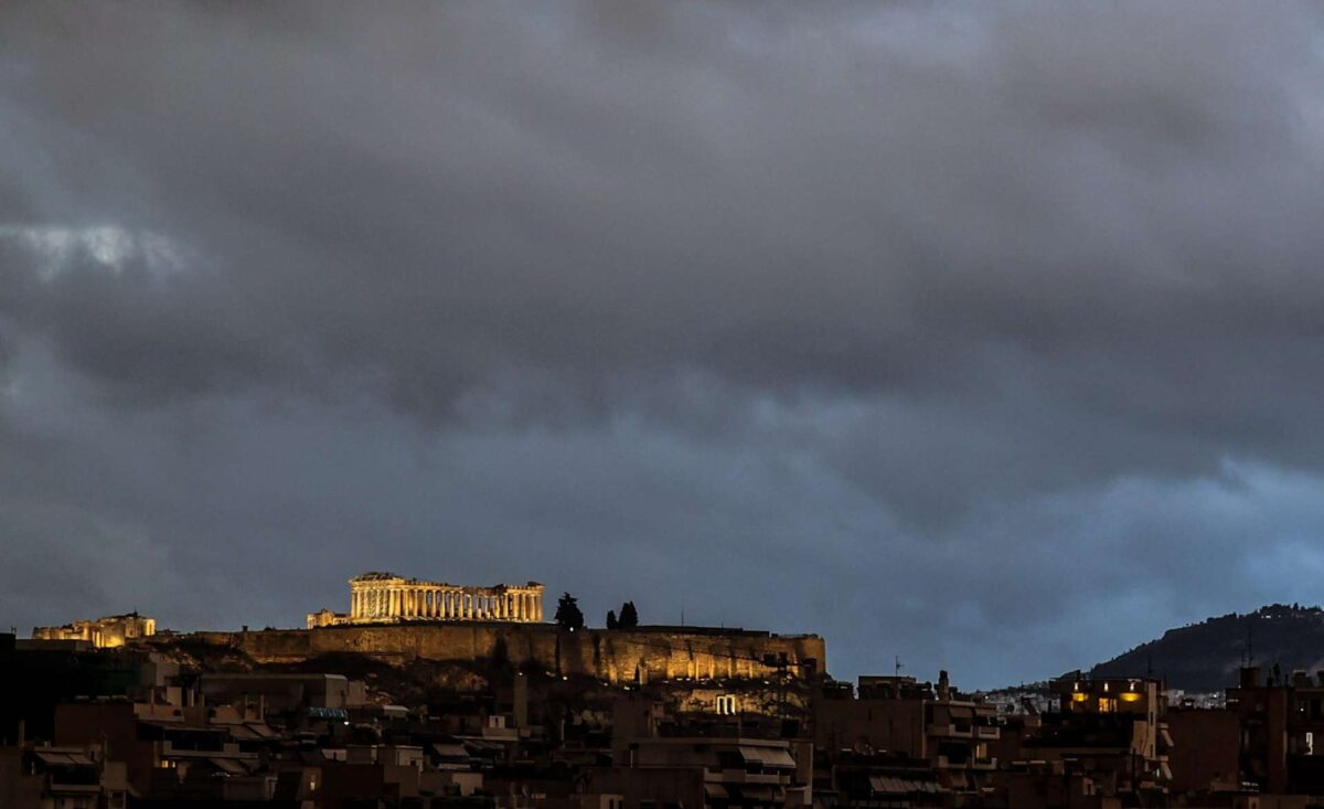 Καιρός: Υποχωρεί η κακοκαιρία, αλλά επιμένουν τα φαινόμενα σε νότια και Αιγαίο