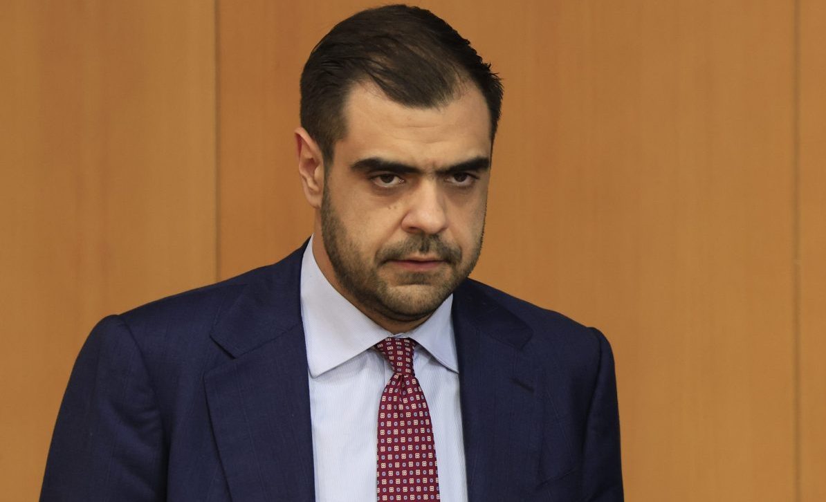 Μαρινάκης κατά Τσίπρα: «Όσο πέφτει στις δημοσκοπήσεις τόσο περνάει πάνω από τον πήχη του θράσους, τον οποίο διαρκώς ο ίδιος ανεβάζει»