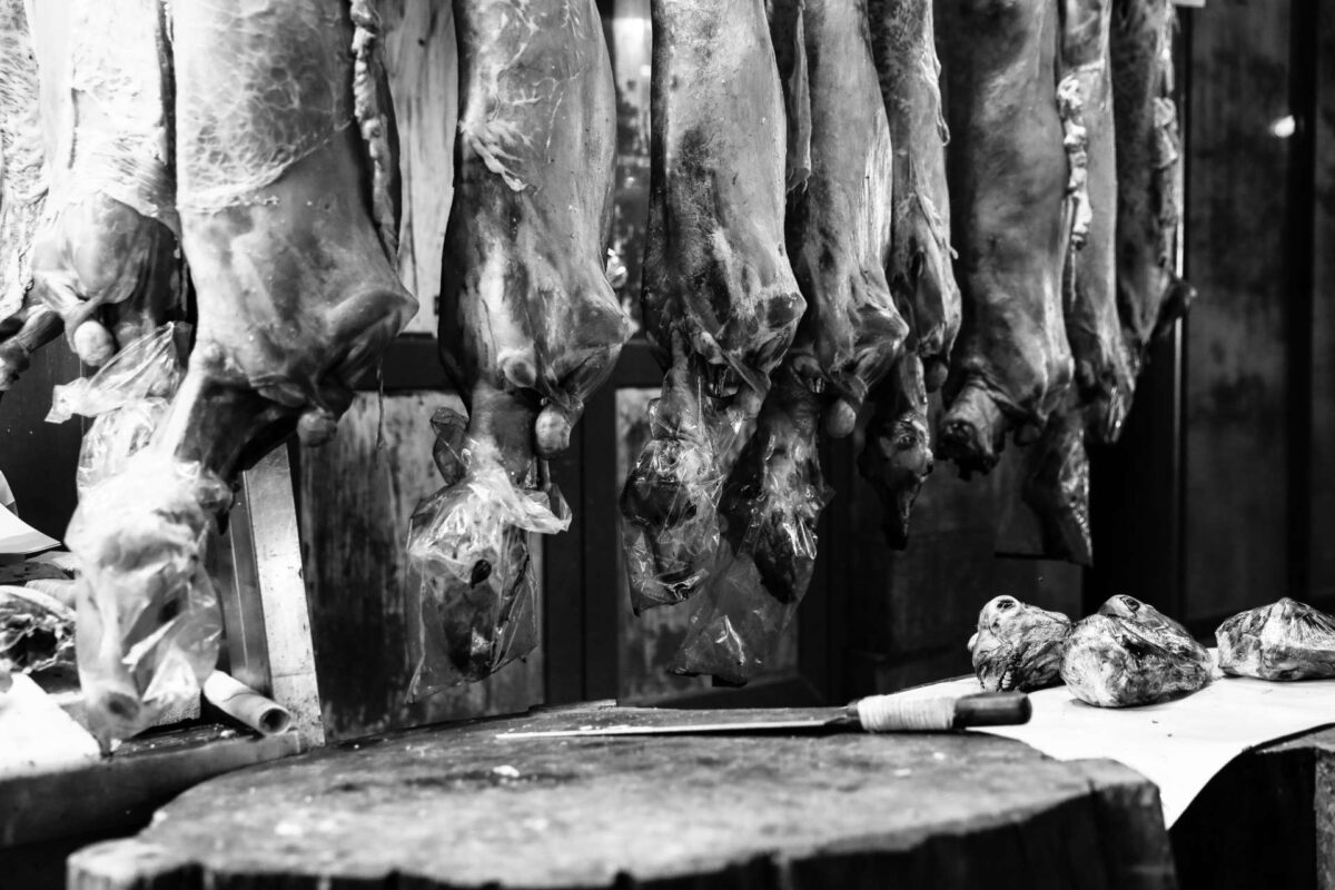 Μπαράζ ελέγχων και προστίμων για παράνομες ελληνοποιήσεις σε αρνιά και κατσίκια