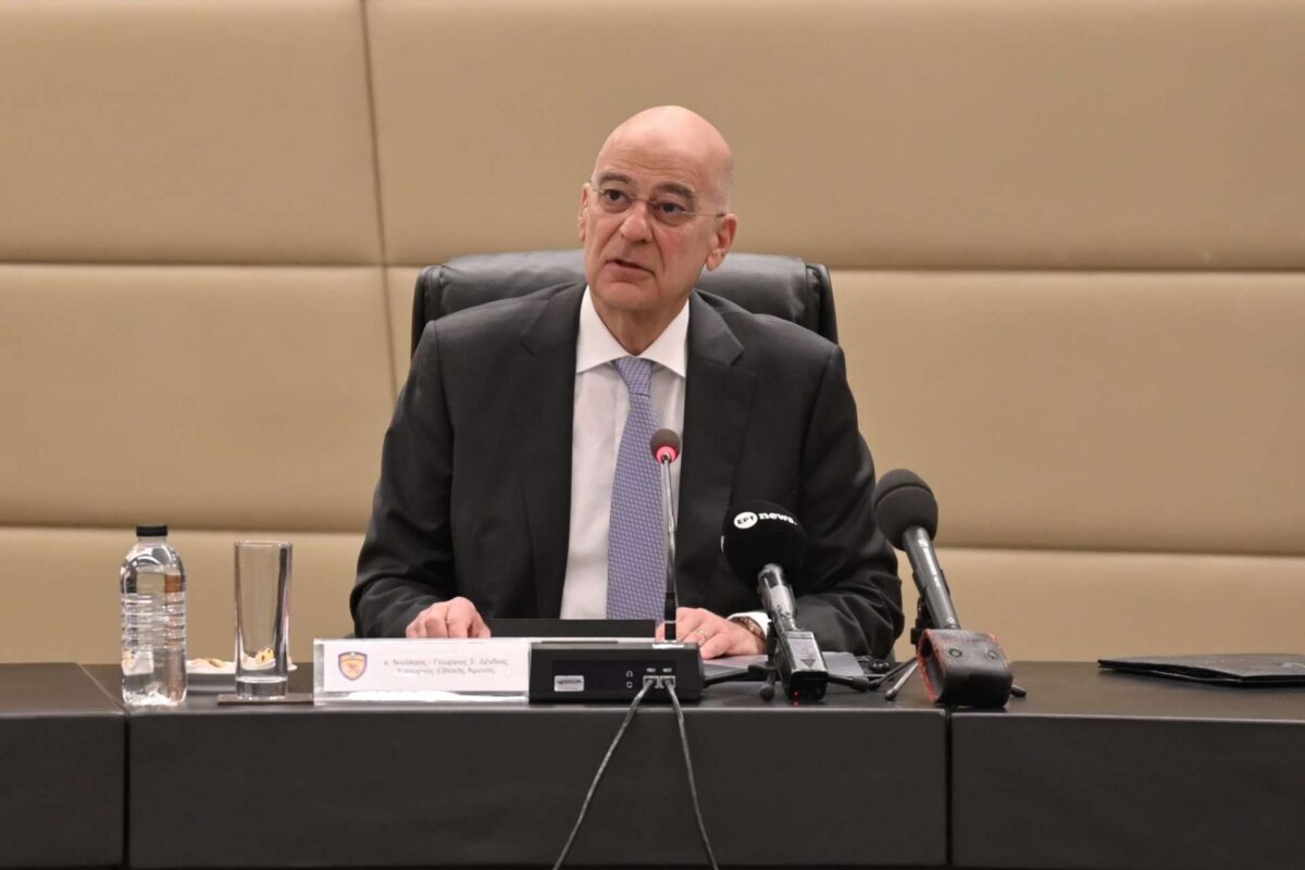 Συνάντηση Δένδια με τη Γαλλίδα ομόλογό του για την ενίσχυση των αμυντικών σχέσεων Ελλάδας και Γαλλίας