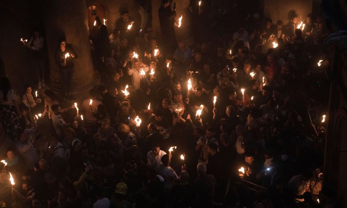 Live: Ιεροσόλυμα: «Δεύτε λάβετε φως» – Πανηγυρικό κλίμα στην τελετή αφής