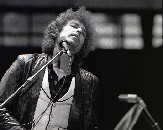 Σε δημοπρασία σπάνιο χειρόγραφο του Bob Dylan