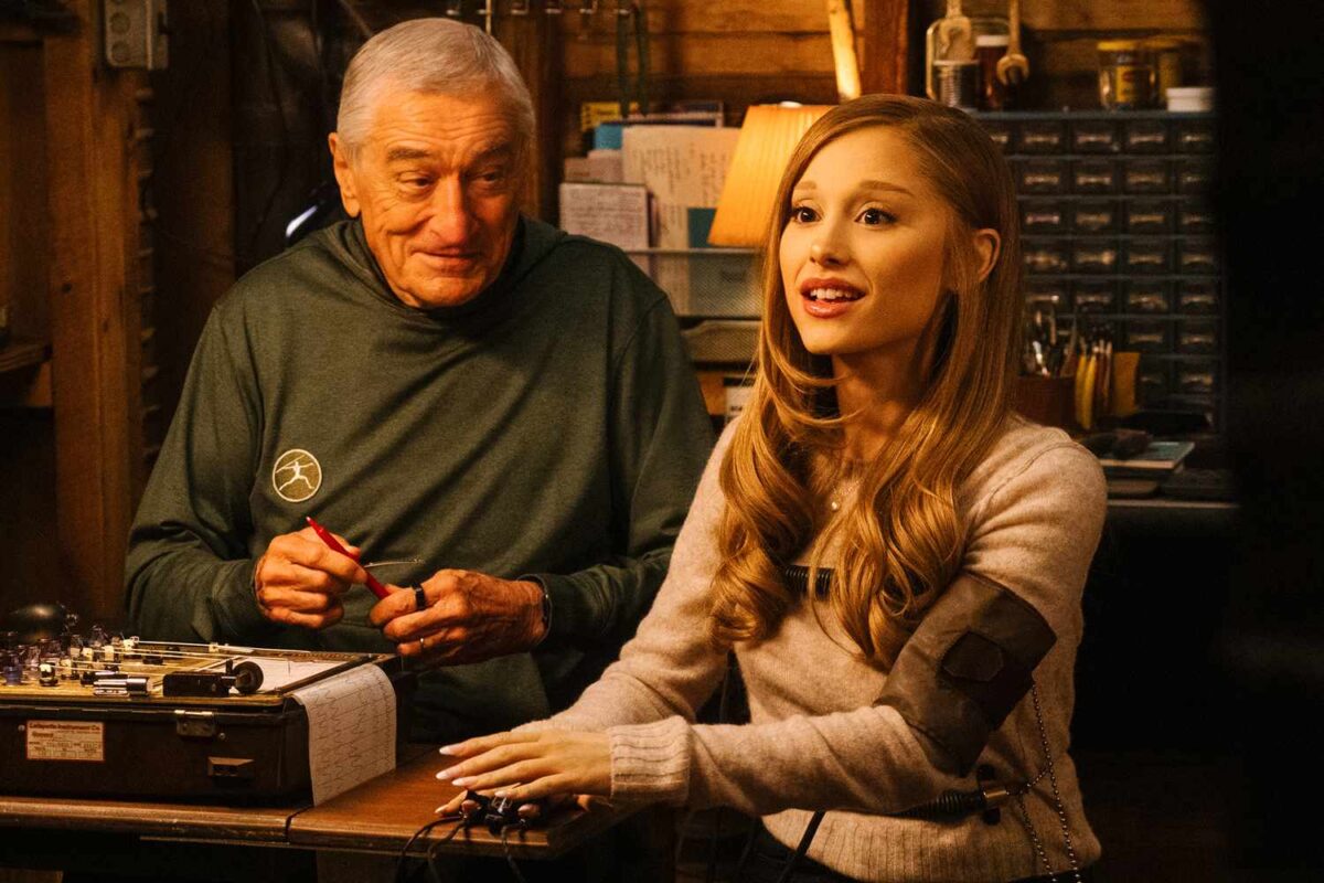 Focker In Law: Ο De Niro και ο Ben Stiller υποδέχονται την Ariana Grande (Video)