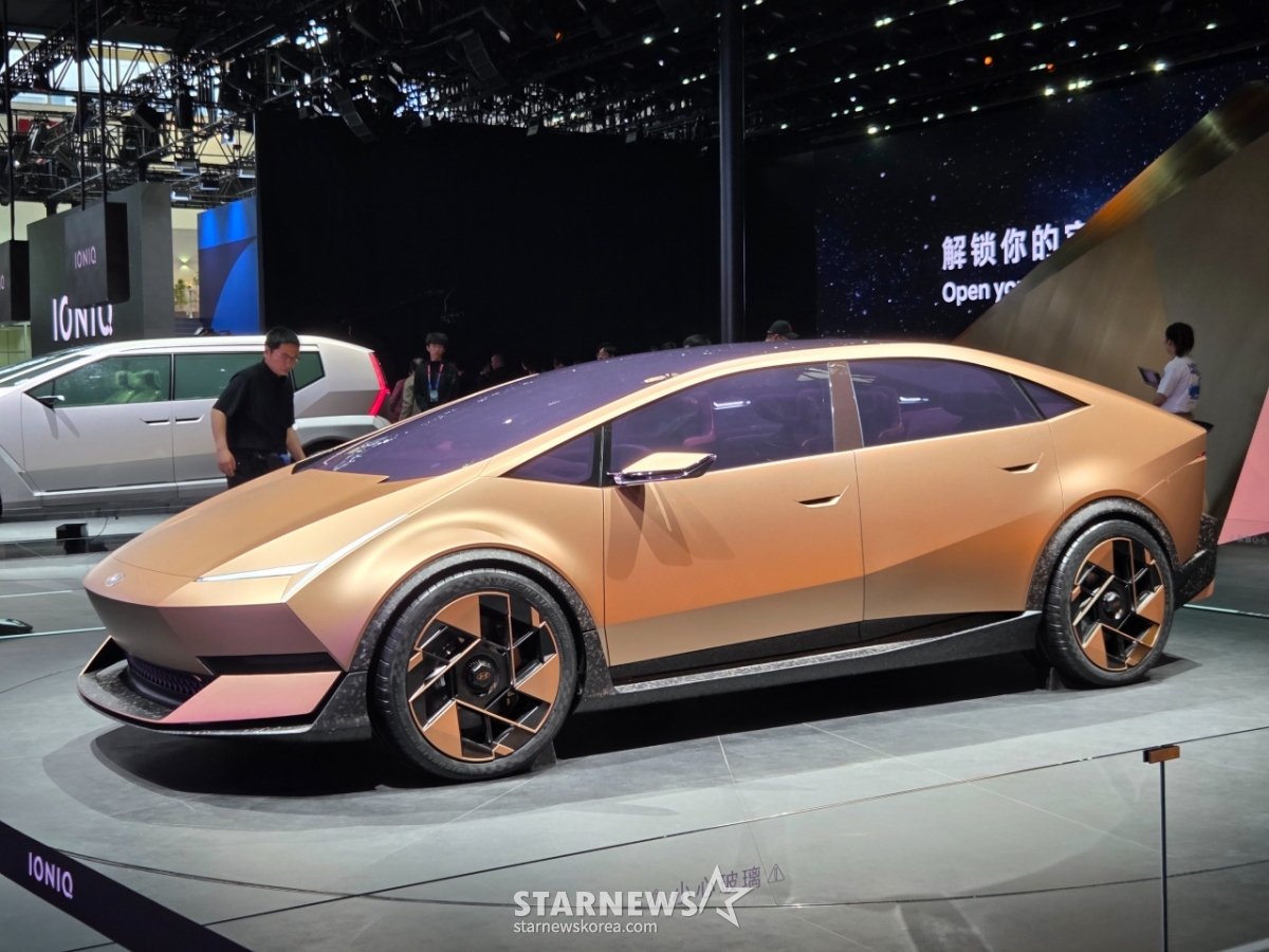 Τέλος στα φτηνά αυτοκίνητα.  Η Κίνα ρίχνει το βάρος στην τεχνητή νοημοσύνη, τα ρομπότ και την premium τεχνολογία