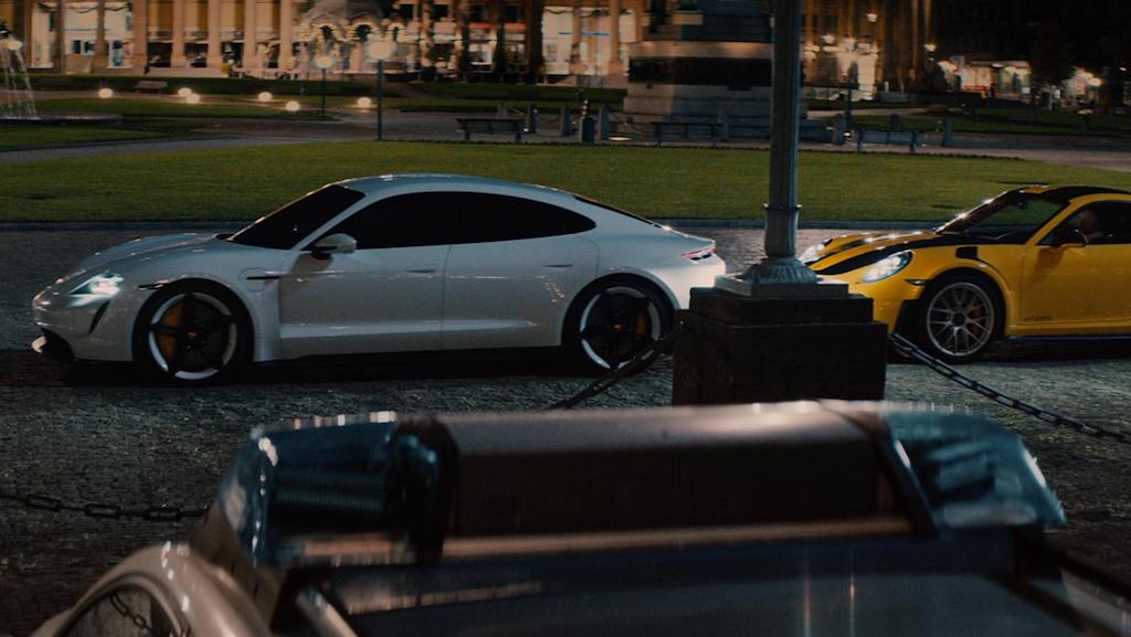 «Κυνηγητό» 200 χλμ. ώρα στο Βελιγράδι. Τρεις Porsche έσπασαν το όριο σε διάστημα δύο λεπτών