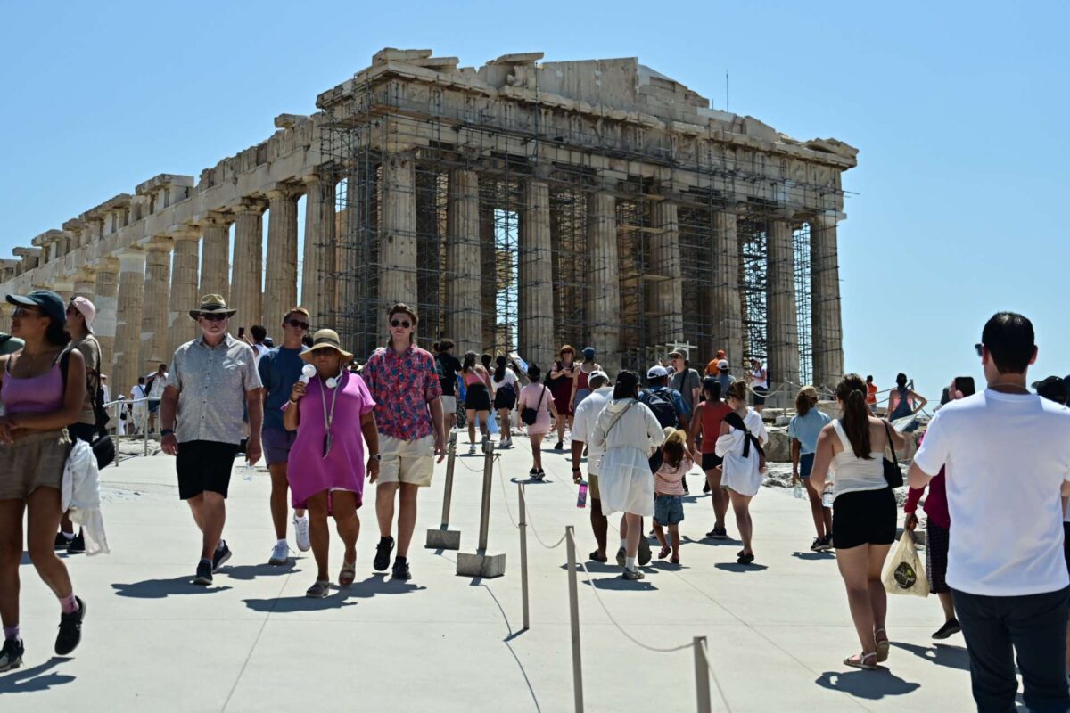 Ξενοδοχεία vs Βραχυχρόνια: Τα στοιχεία του 2025