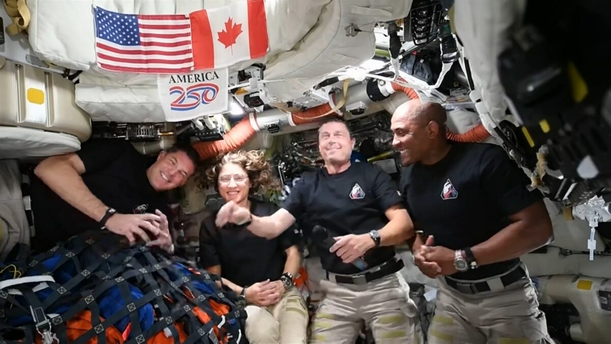 Τραμπ προς το πλήρωμα του Artemis II: «Γράψατε ιστορία – είστε σύγχρονοι πρωτοπόροι»