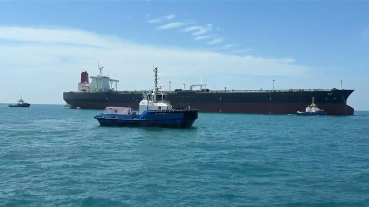 Στενά του Ορμούζ: «Πέρασε» θαλαμηγός αναψυχής που συνδέεται με τον Ρώσο μεγιστάνα Μορντάσοφ