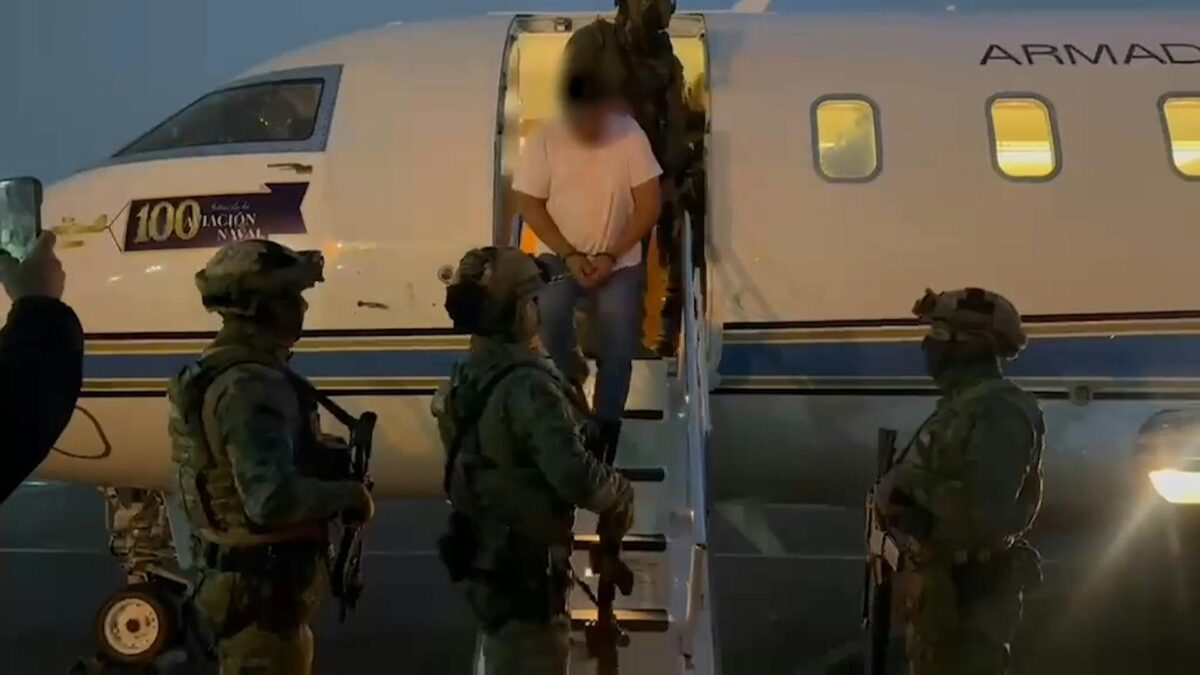 Μεξικό: Το βίντεο της σύλληψης του επικηρυγμένου για 5 εκατ. δολάρια «El Jardinero» σε επιχείρηση 500 στρατιωτών – Κρυβόταν σε χαντάκι