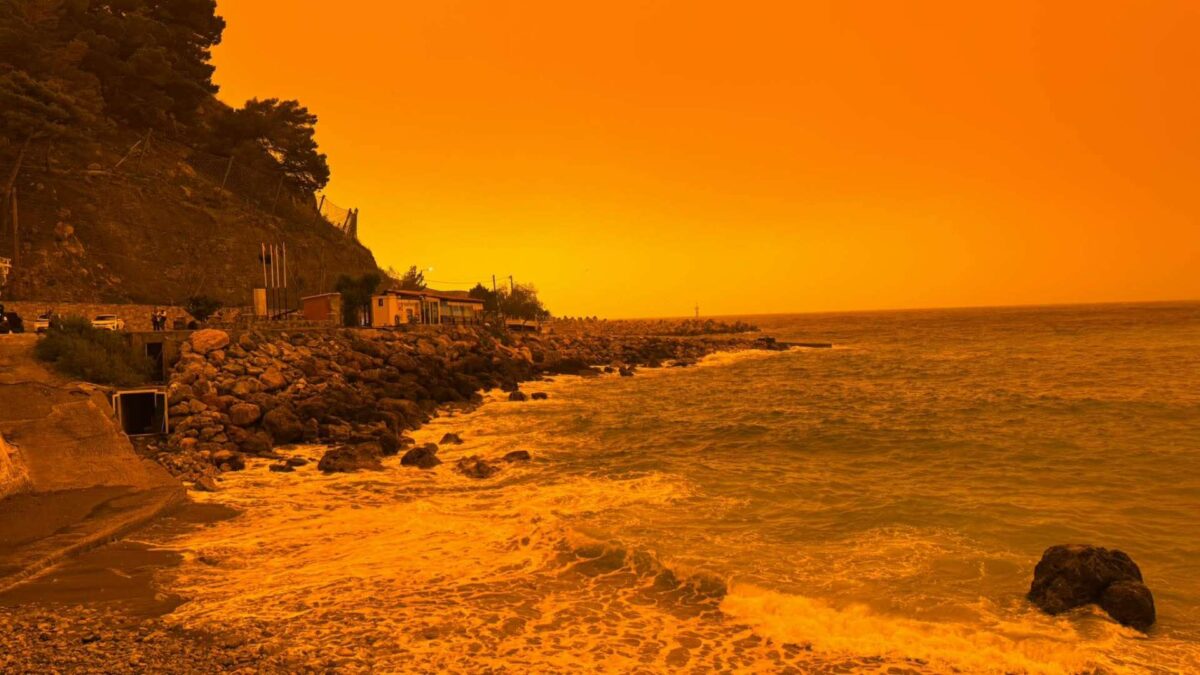 Απόκοσμες εικόνες στην Κρήτη: Γιατί ο ουρανός βάφτηκε πορτοκαλί