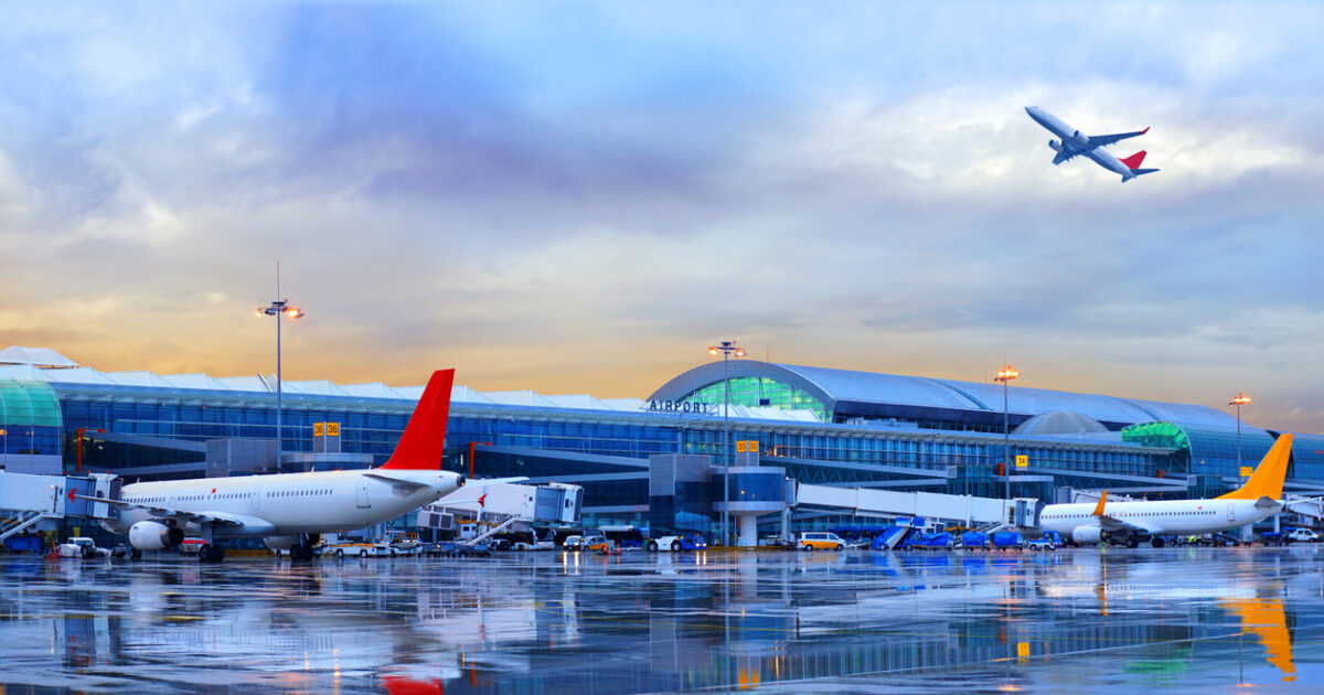 Οι αεροπορικές εταιρείες εκπέμπουν SOS για το ράλι των καυσίμων πάνω από τα 200 δολάρια το βαρέλι και τις ελλείψεις