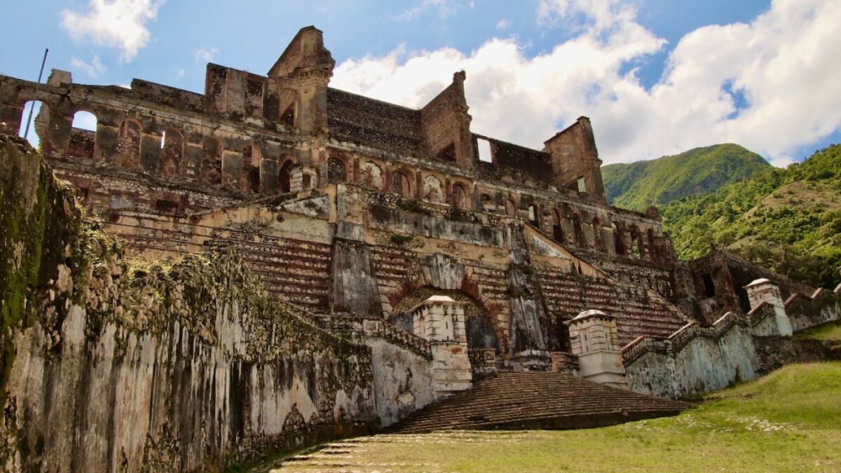 Επτά συλλήψεις στην Αϊτή μετά το ποδοπάτημα σε ιστορικό φρούριο με 25 νεκρούς