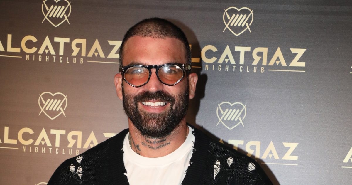 Ο Δημήτρης Αλεξάνδρου διασκέδασε στην πρεμιέρα της Ρίας Ελληνίδου: «Κάπως έτσι ξεκινάει σήμερα το bachelor μου»