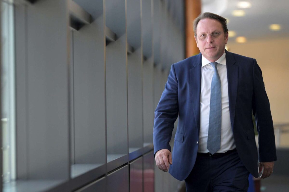 «Πρόοδος» στην έρευνα για ουγγρική κατασκοπεία στην Κομισιόν