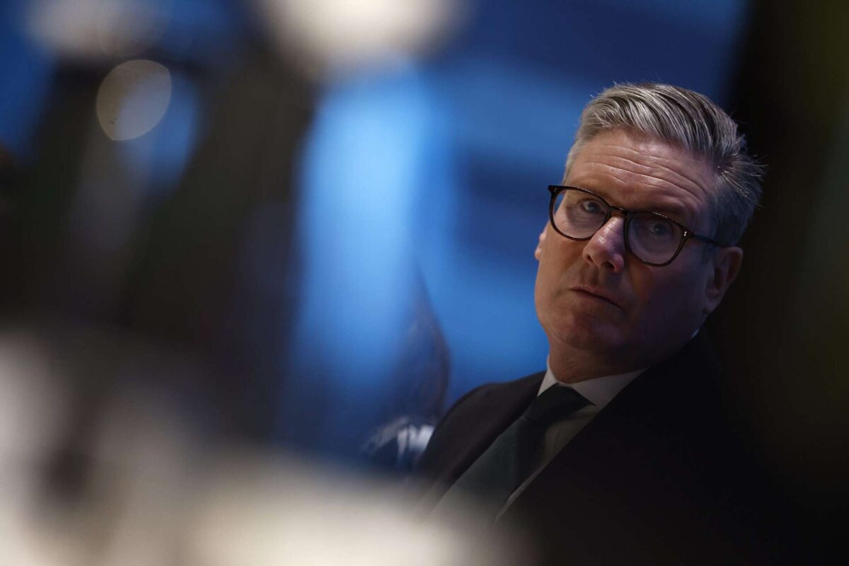 Κιρ Στάρμερ: Κάθε επίθεση εναντίον των δημοκρατικών θεσμών ή της Ελευθερίας του Τύπου πρέπει να καταδικάζεται με τη μεγαλύτερη αυστηρότητα