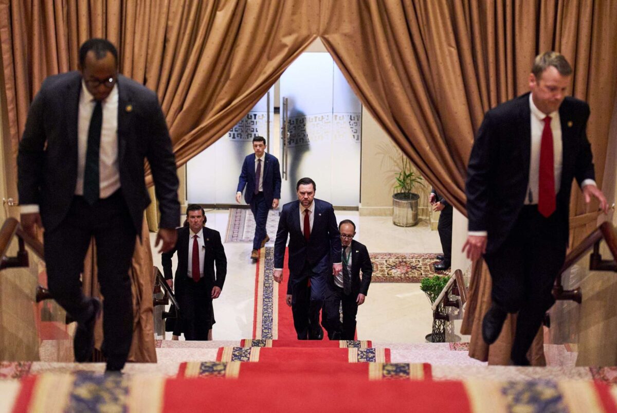 Αντιπροσωπεία των ΗΠΑ στο Πακιστάν για νέο γύρο διαπραγματεύσεων – «Αγκάθι» για το Ιράν ο ναυτικός αποκλεισμός