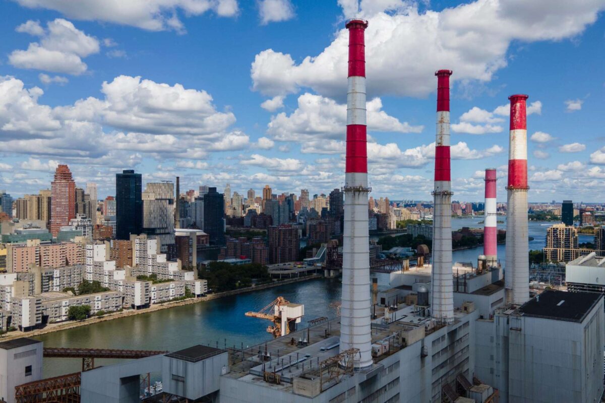 Ο πόλεμος στο Ιράν «γκρεμίζει» τη ζήτηση φυσικού αερίου – Κίνδυνος μόνιμων αλλαγών στην παγκόσμια αγορά