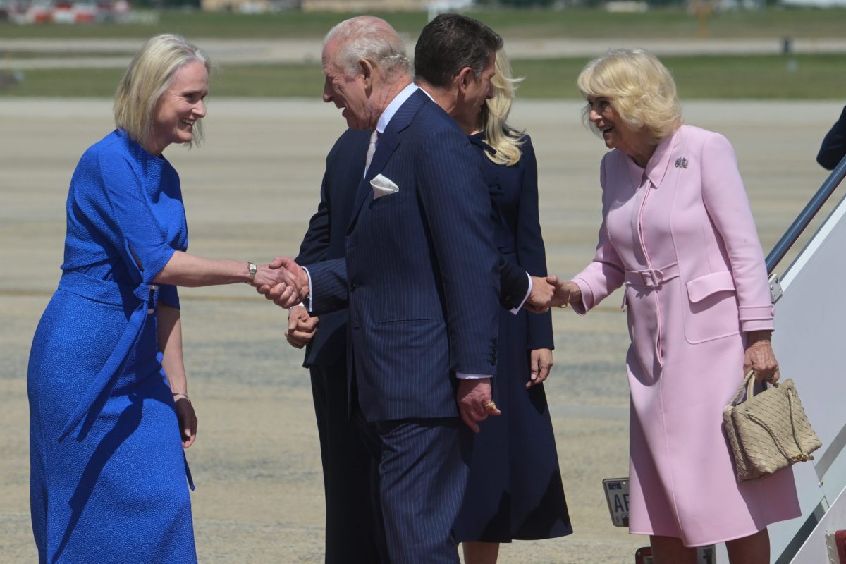 ΗΠΑ: Το βασιλικό ζεύγος της Βρετανίας έφθασε στις Ηνωμένες Πολιτείες για τετραήμερη επίσκεψη